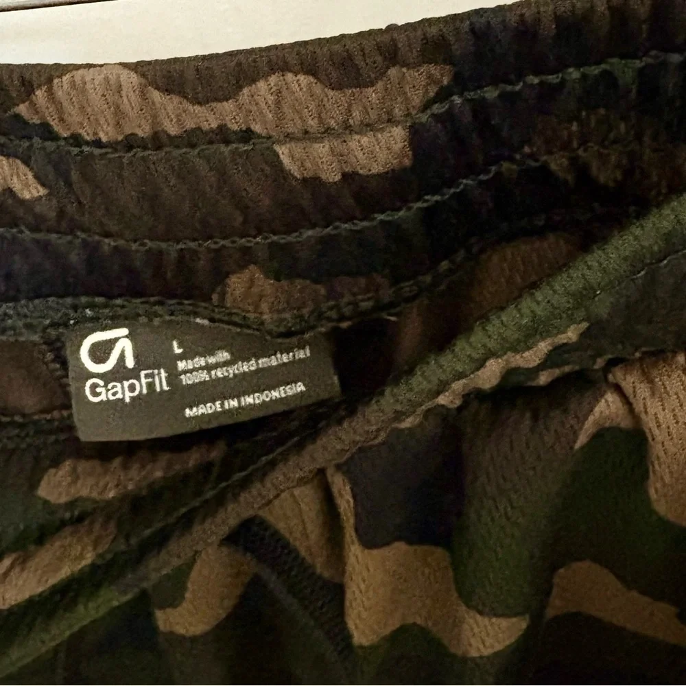 GAP Fit Boys Camo Print Athletic Shorts - Picture 7 of 8